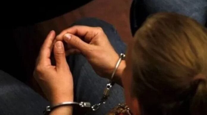 detenida-mujer-presa5023975921337914888