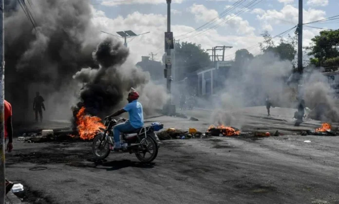 protesta-pidiendo-la-salida-de-Ariel-Henry-en-Haiti-780x470-1