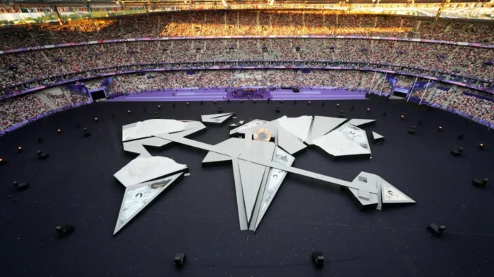 w980-p16x9-2024-08-11T185205Z_876200042_UP1EK8B1GEPSP_RTRMADP_3_OLYMPICS-2024-CEREMONIES