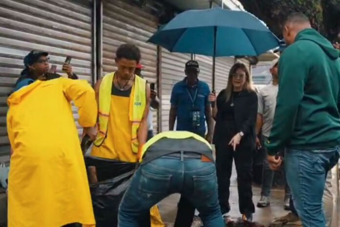 Carolina-continua-supervisando-trabajos-para-mitigar-efectos-de-las-lluvias-y-pide-colaboracion-a-los-ciudadanos