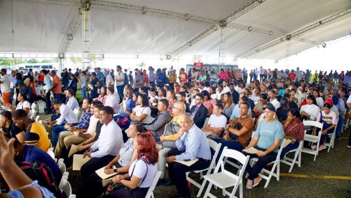 imagen-30102025-feria-de-empleo-en-unicaribe-organizada-por-el-ministerio-de-trabajo---luduis-tapia16-9efc4098-focus-0-0-896-504