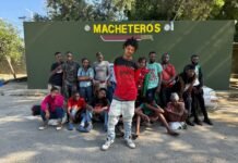 Detienen a 19 extranjeros en condición migratoria irregular en un automóvil en Laguna Salada, Valverde