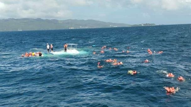 catamaran-lleno-de-turistas-se-accidenta-en-samana-5ec80863-focus-min0.06-0.23-608-342 (1)