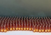 Ejército ocupa 288 unidades de ron ilícito en Loma de Cabrera, Dajabón