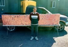 Ejército ocupa contrabando de más de 68 mil cigarrillos ocultos en caleta de una camioneta en Montecristi