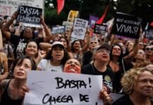 Miles de brasileñas salen a las calles en protesta por una ola reciente de feminicidios