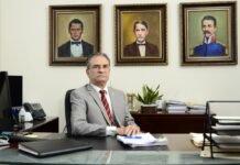 Ygnacio Pascual Camacho es ratificado como presidente del TSE