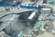 Socavón se traga una calle y varias edificaciones en Shanghái