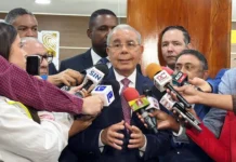 Danilo tilda al Gobierno de “lento” y rechaza cobros políticos a empleados públicos