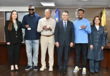 Junta Central entrega cédula nueva a inmortales de Cooperstown