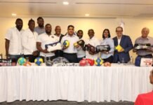 Ministro Kelvin Cruz entrega útiles balonmano y boxeo