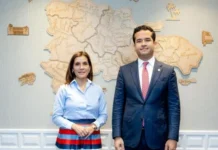 Omar Fernandez recibie en su despacho la visita de la Embajadora de EE.UU. en el país