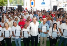 Luis Abinader entrega 442 títulos de propiedad en el proyecto Hato Nuevo II