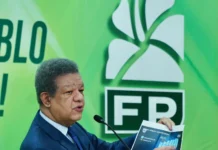 Leonel Fernández tilda de “excusas” las explicaciones de Abinader ante crisis del petróleo