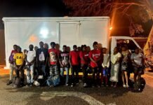 Envían ante la justicia a conductor detenido con 13 extranjeros indocumentados en Mao