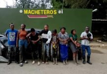 VIDEO: Ejército detiene indocumentados en un vehículo que intentó huir tras persecución en Valverde