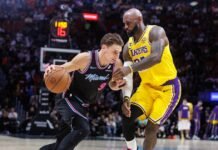 LeBron James jugó su partido número 1,611 en la NBA