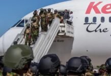 Regresan a Kenia 215 policías de la misión en Haití