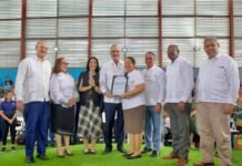 Luis Abinader entrega 1,025 títulos de propiedad en Hato del Yaque