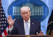 Trump amenaza con una ofensiva mayor si falla el acuerdo con Irán y mantiene sus tropas en la región