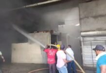 VIDEO: Otro incendio vuelve a afectar el Mercado Fronterizo de Dajabón; apuntan a fallas eléctricas