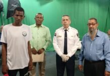 Se entrega a la Policía joven vinculado a asalto y robo de celulares en Haina