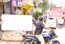 Cañada Las 800 en Los Rios arrastra vehículos, las autoridades prometen ayuda